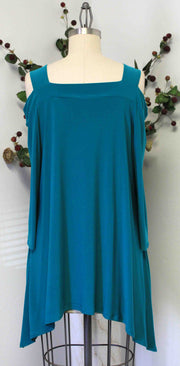 Classic Cold shoulder Plus size Tunic top with cut out details to the shoulders. S to 3XL