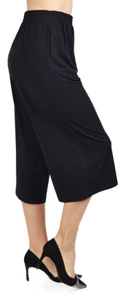 New Designer Plus Size Capri Pants with side pockets. 1XL/2XL/3XL